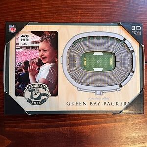 ☀️ NWT ✨ Green Bay Packers Frame